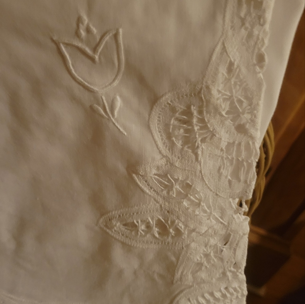 Easter Tablecloth Round 65" with 8 napkins. - Cutwork Embroidery NWT.